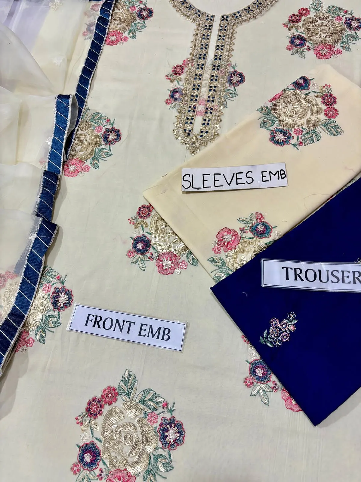 ETHNIC - Lawn