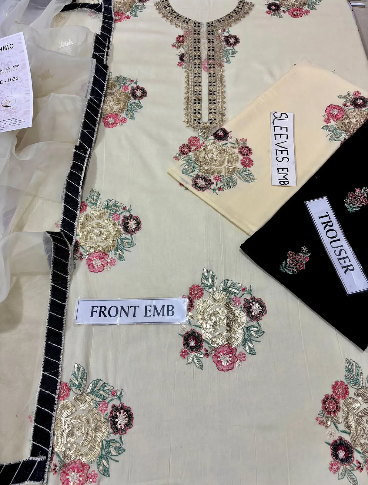 ETHNIC - Lawn